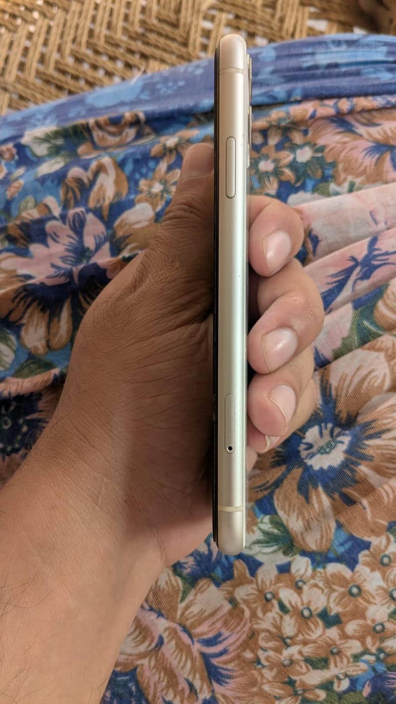Apple iPhone 11 5