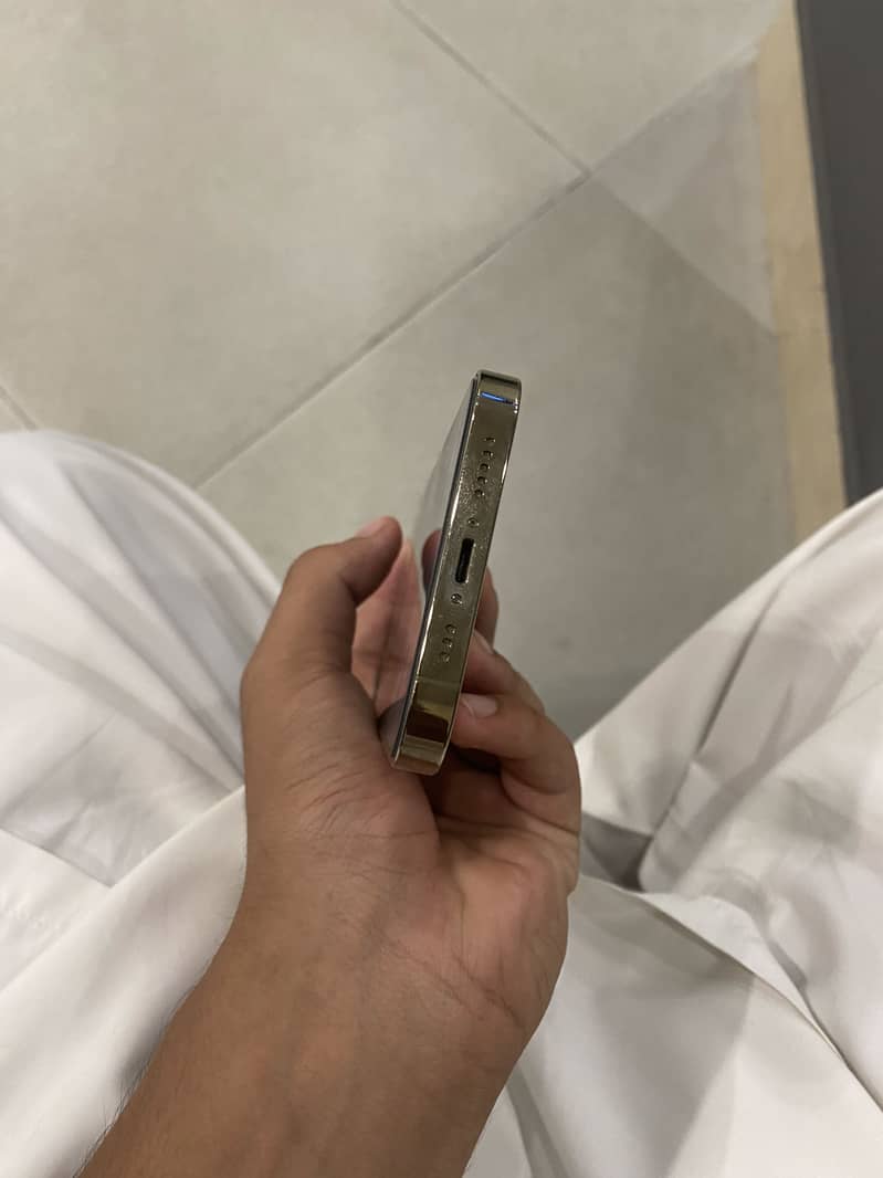 Apple iPhone 14 Pro 0