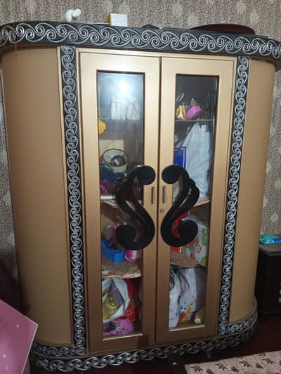 Multiple usage showcase,bartan rkh skte isme shoes bags rkh skte.