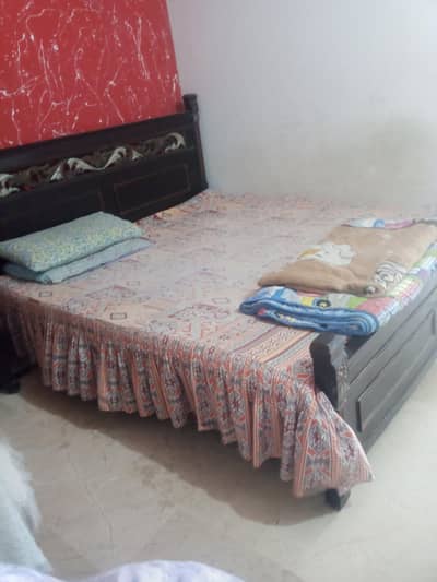 Queen size bed