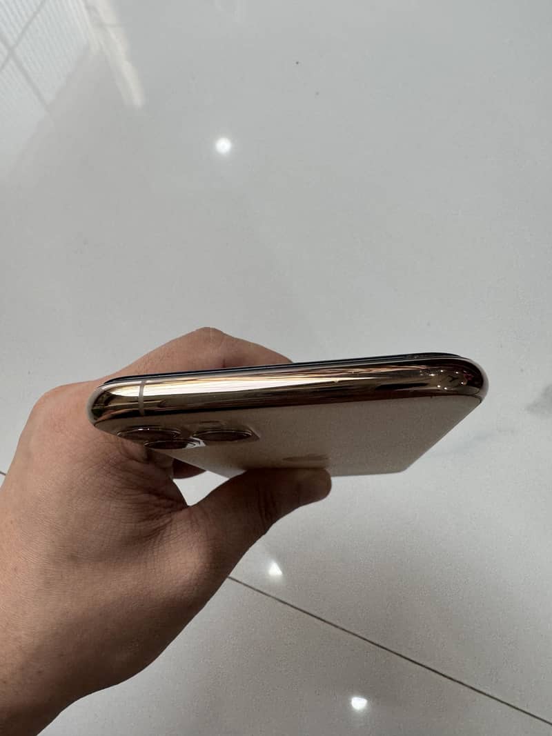Apple iPhone 11 Pro Max 1