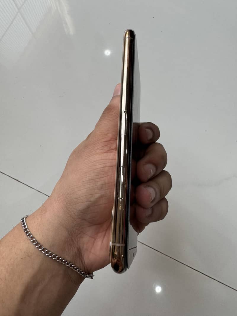 Apple iPhone 11 Pro Max 3