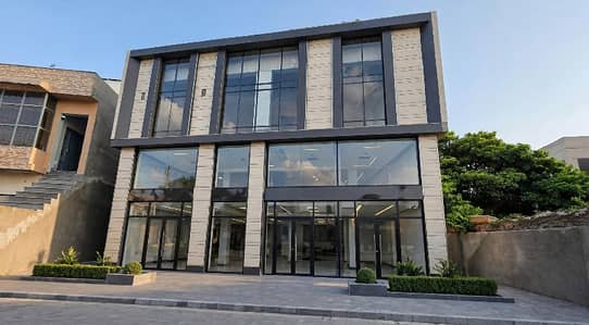 BRAND NEW SEMI COMMERCIAL BUILDING FOR RENT