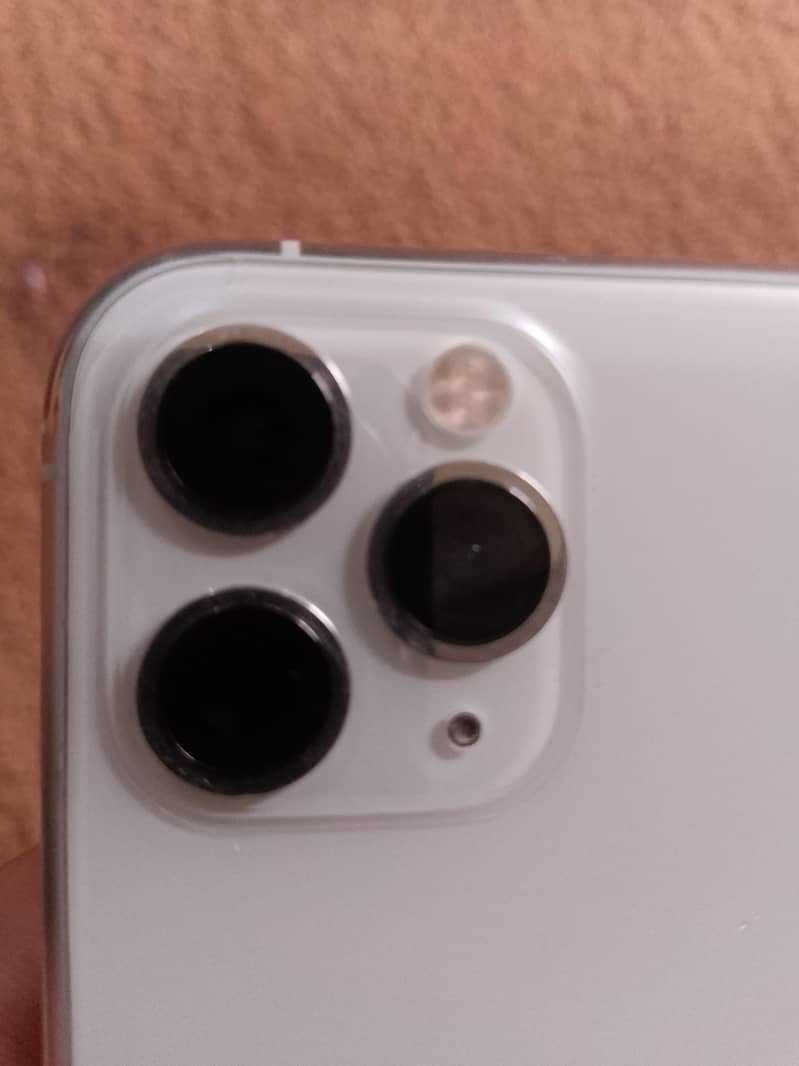 Apple iPhone 11 Pro 1