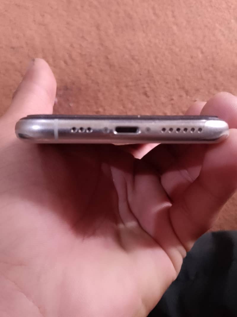 Apple iPhone 11 Pro 3