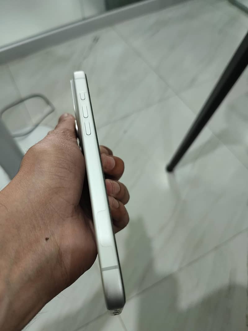 Apple iPhone 17 Pro Max 3