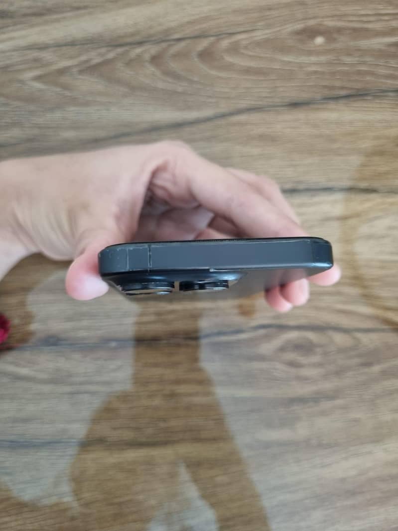 Apple iPhone 15 Pro 3