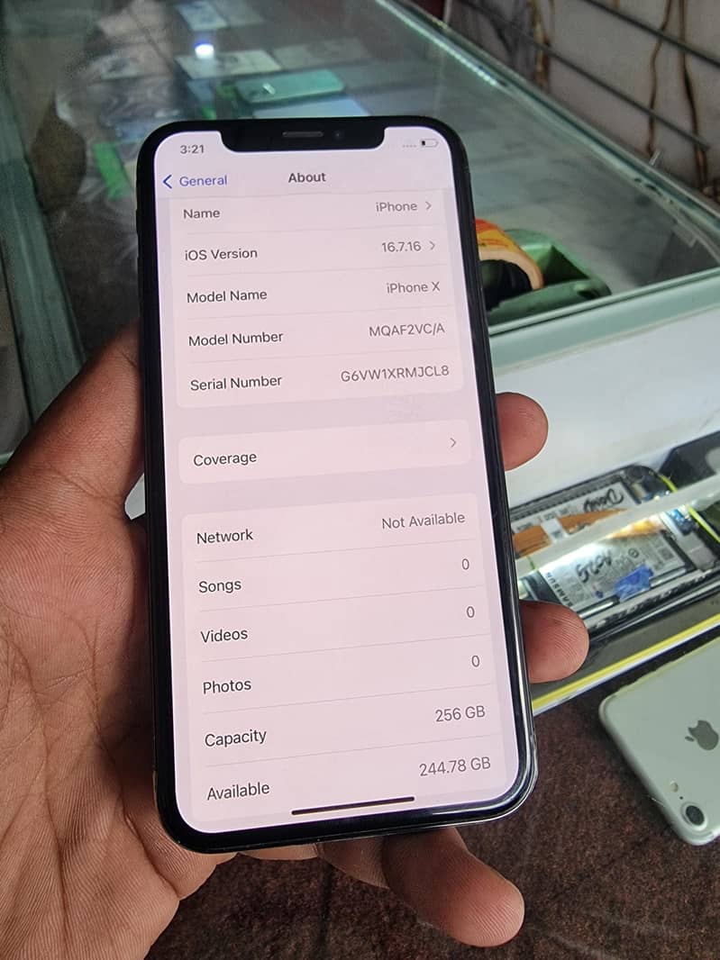 Apple iPhone X 4
