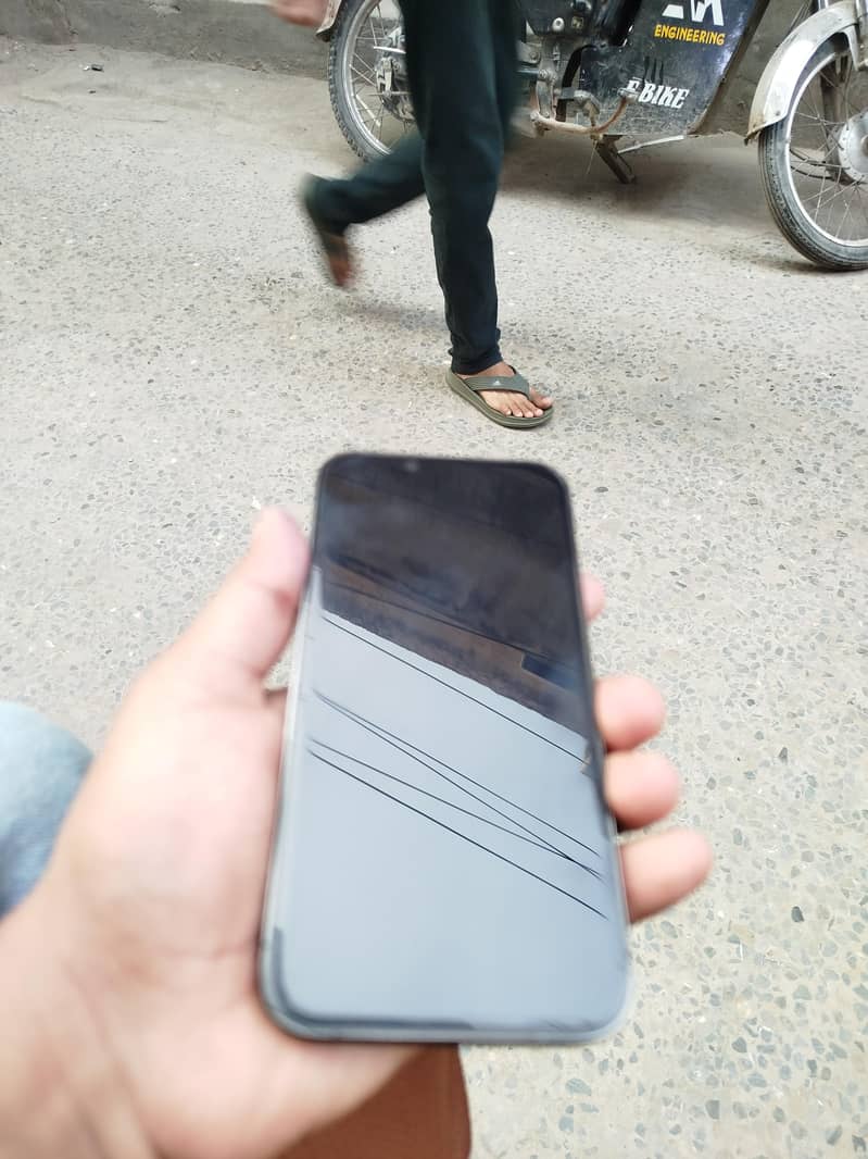 Apple iPhone 13 Pro 1