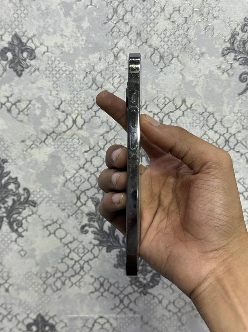 Apple iPhone 13 Pro 0