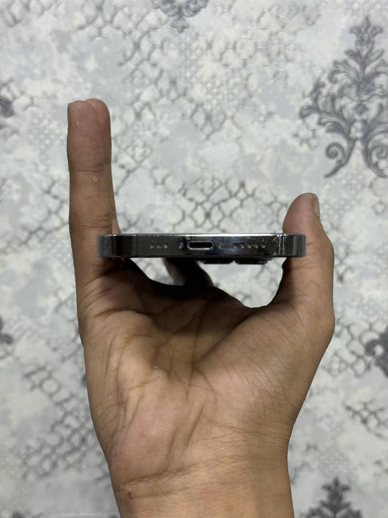 Apple iPhone 13 Pro 1