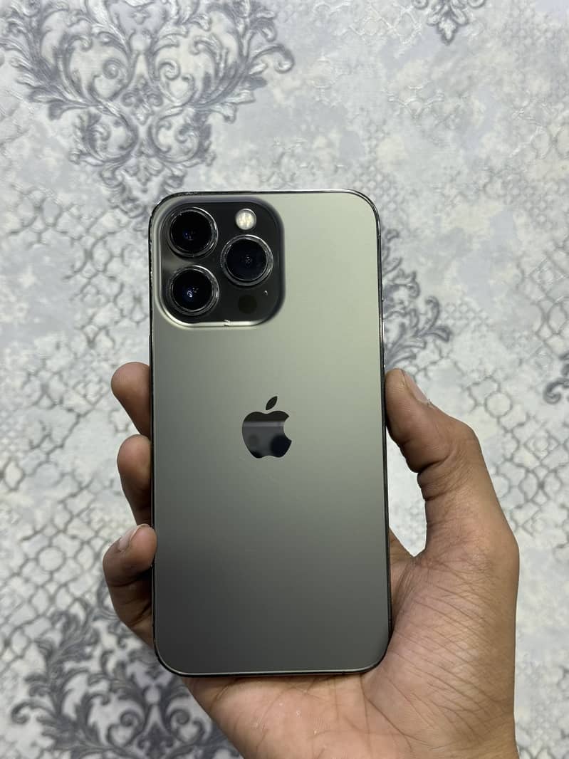 Apple iPhone 13 Pro 4
