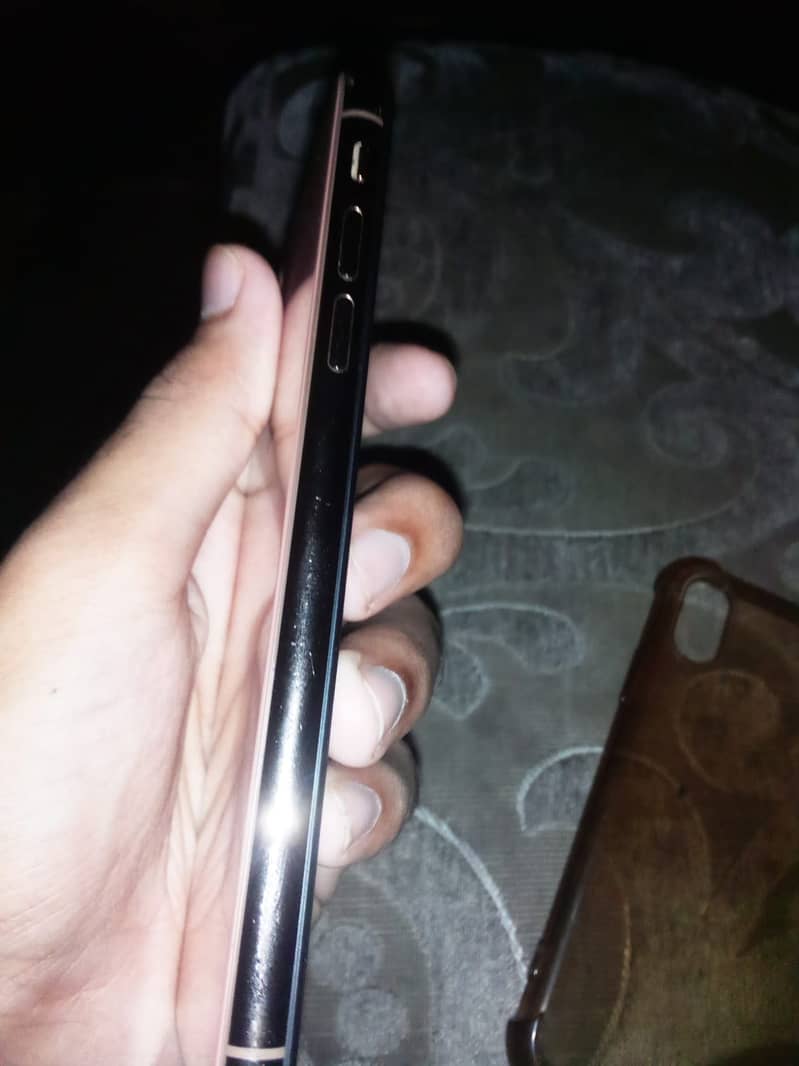 Apple iPhone XS 1