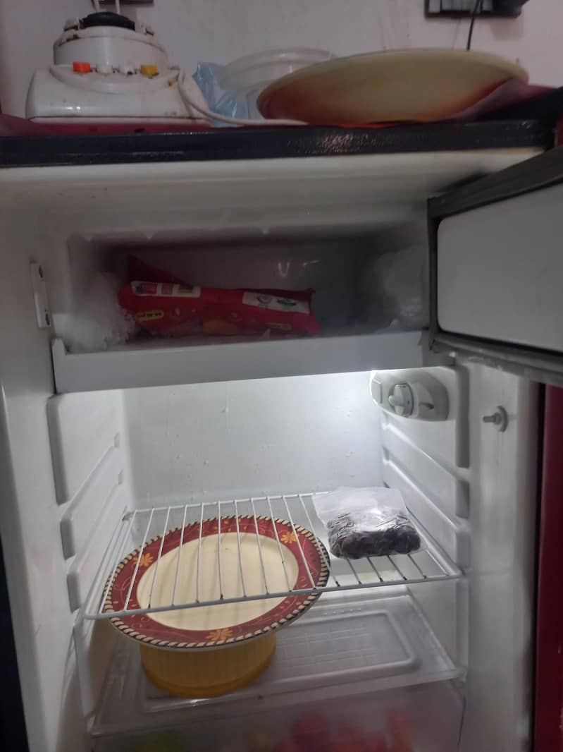 Dawlance mini fridge 5