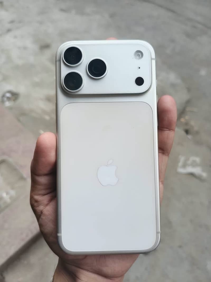 iPhone 17 Pro Max 0