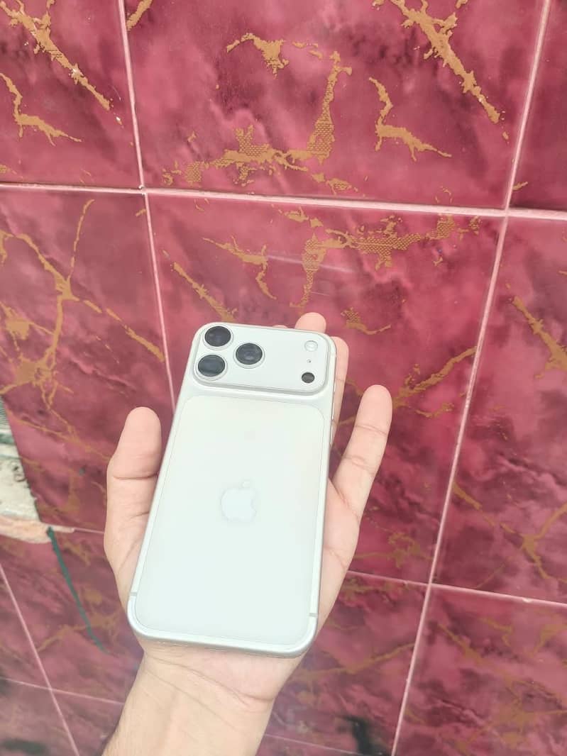 iPhone 17 Pro Max 2