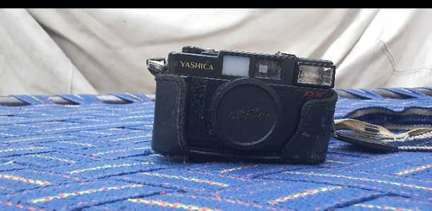 YASHICA MF2 CAMERA ALL OK