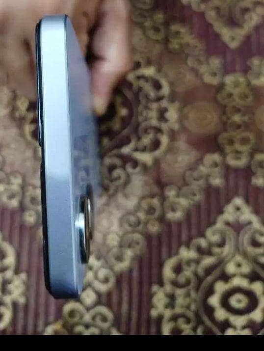 Realme Note 60 4