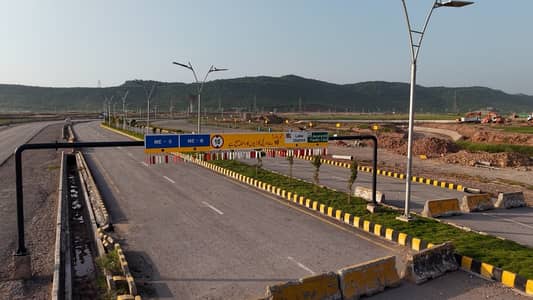 1 Kanal Corner Park-Facing Plot for Sale in Margalla Enclave Islamabad Near Park Road