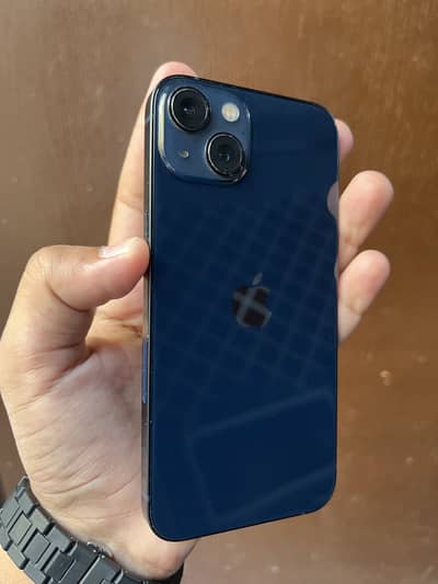 Apple iPhone 13