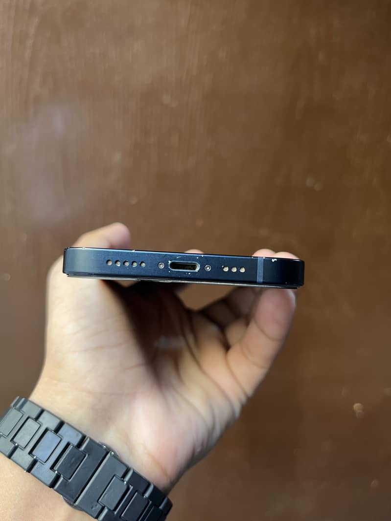 Apple iPhone 13 1