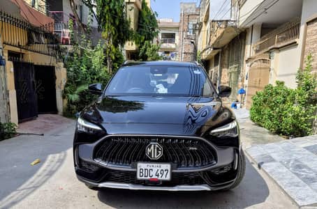 MG HS 2025