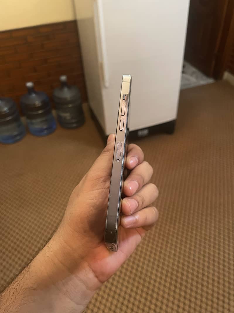 Apple iPhone 13 Pro 3