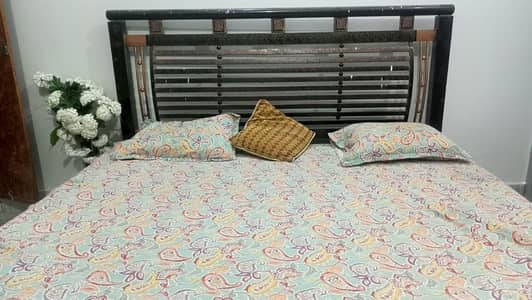 metal bed