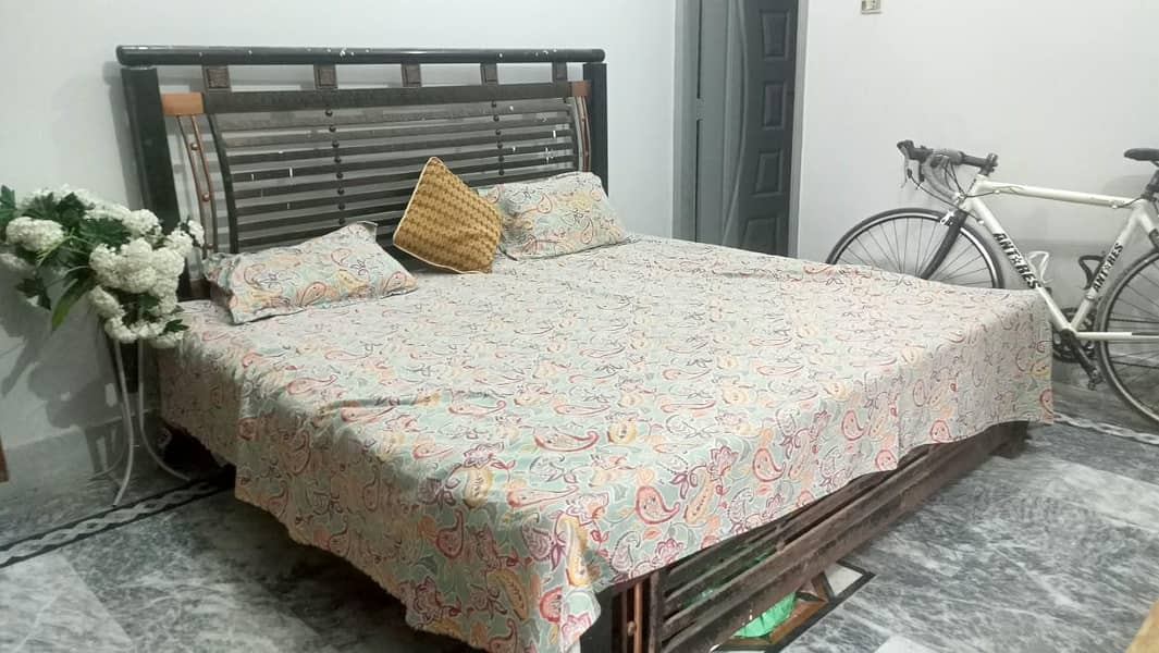 metal bed 2