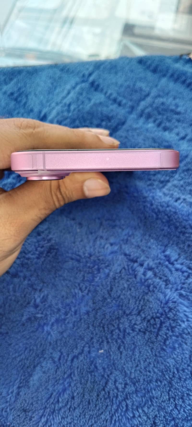 Apple iPhone 16 4
