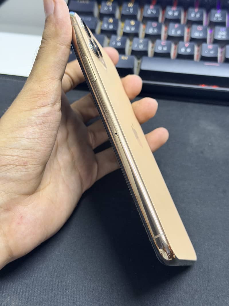 Apple iPhone 11 Pro Max 3