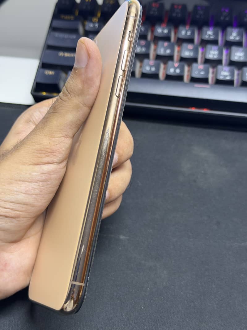Apple iPhone 11 Pro Max 5