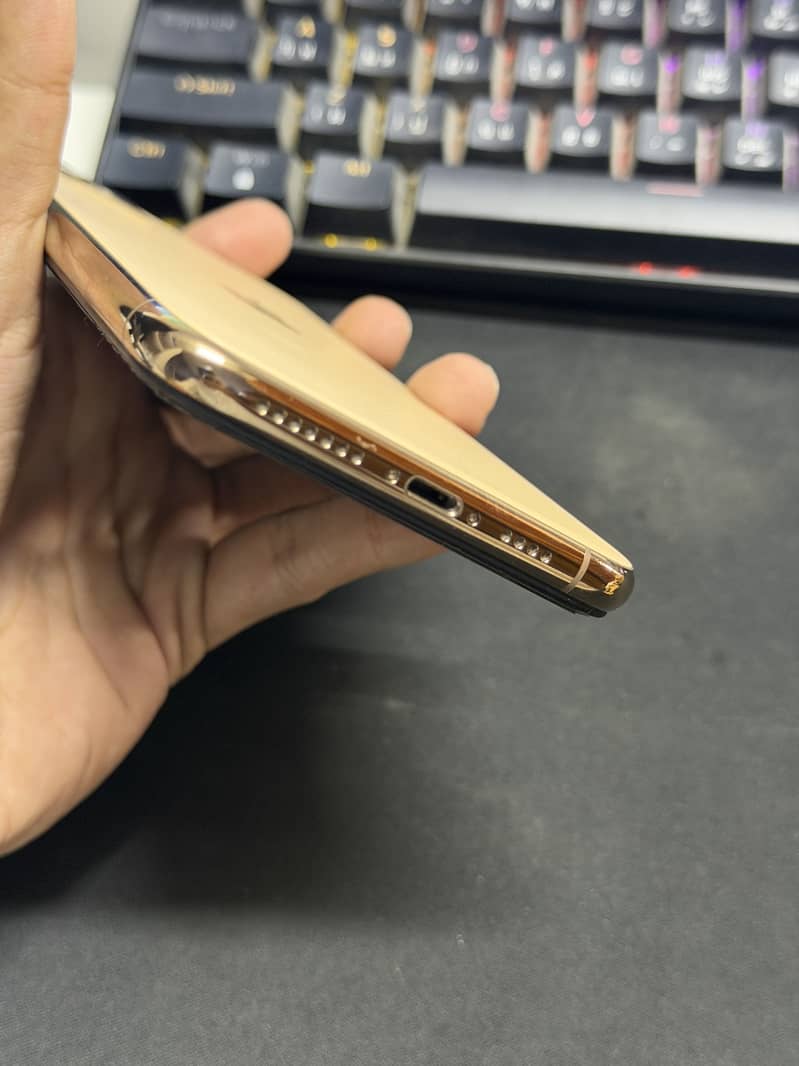 Apple iPhone 11 Pro Max 6