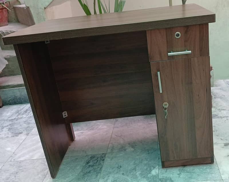 Study Table and chair 2