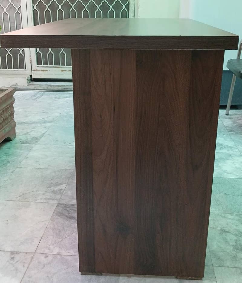 Study Table and chair 6