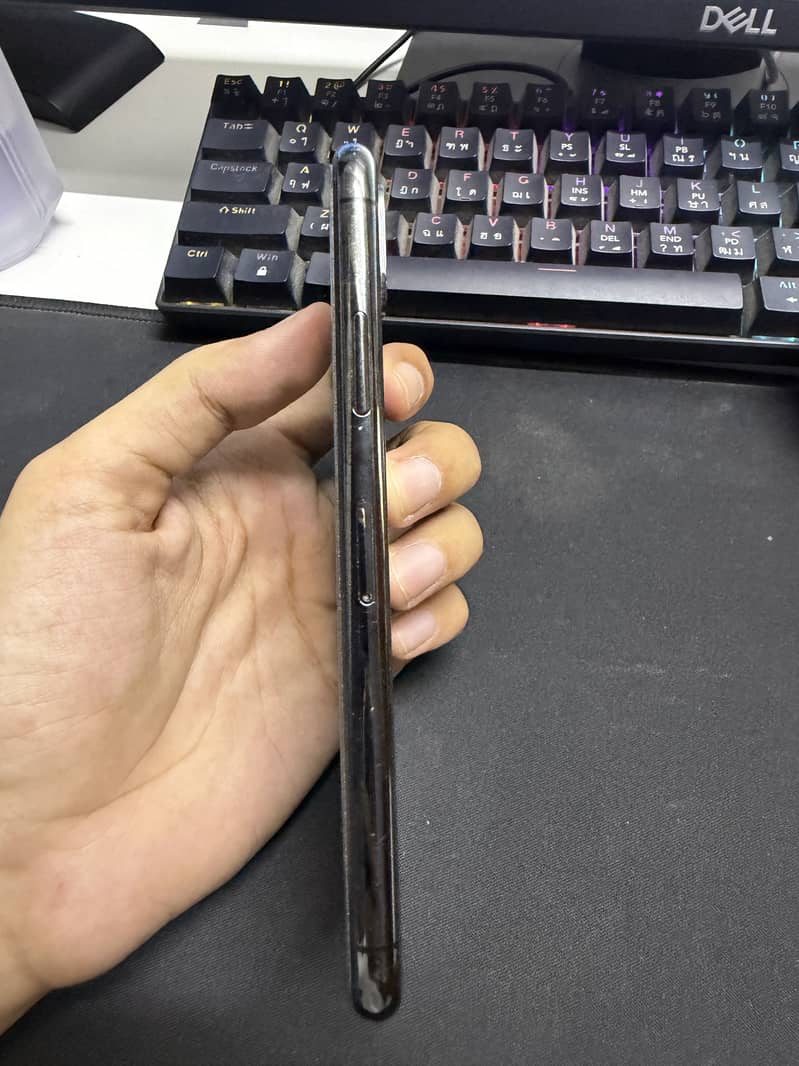 Apple iPhone X 3