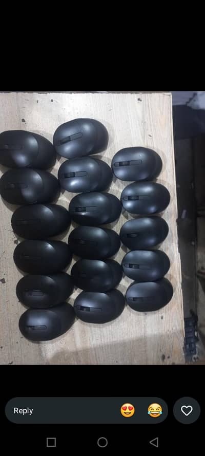 Logitech plus dell wireless Mouse qundity Awalible