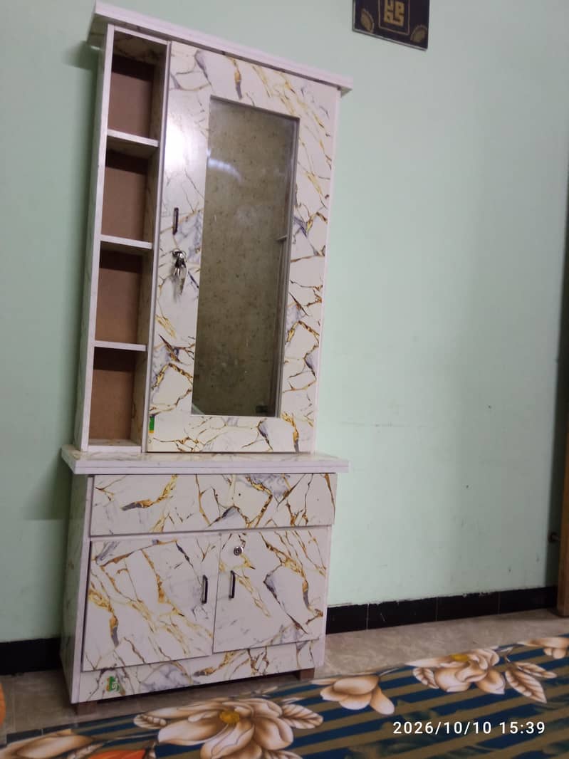 mini dressing table 1