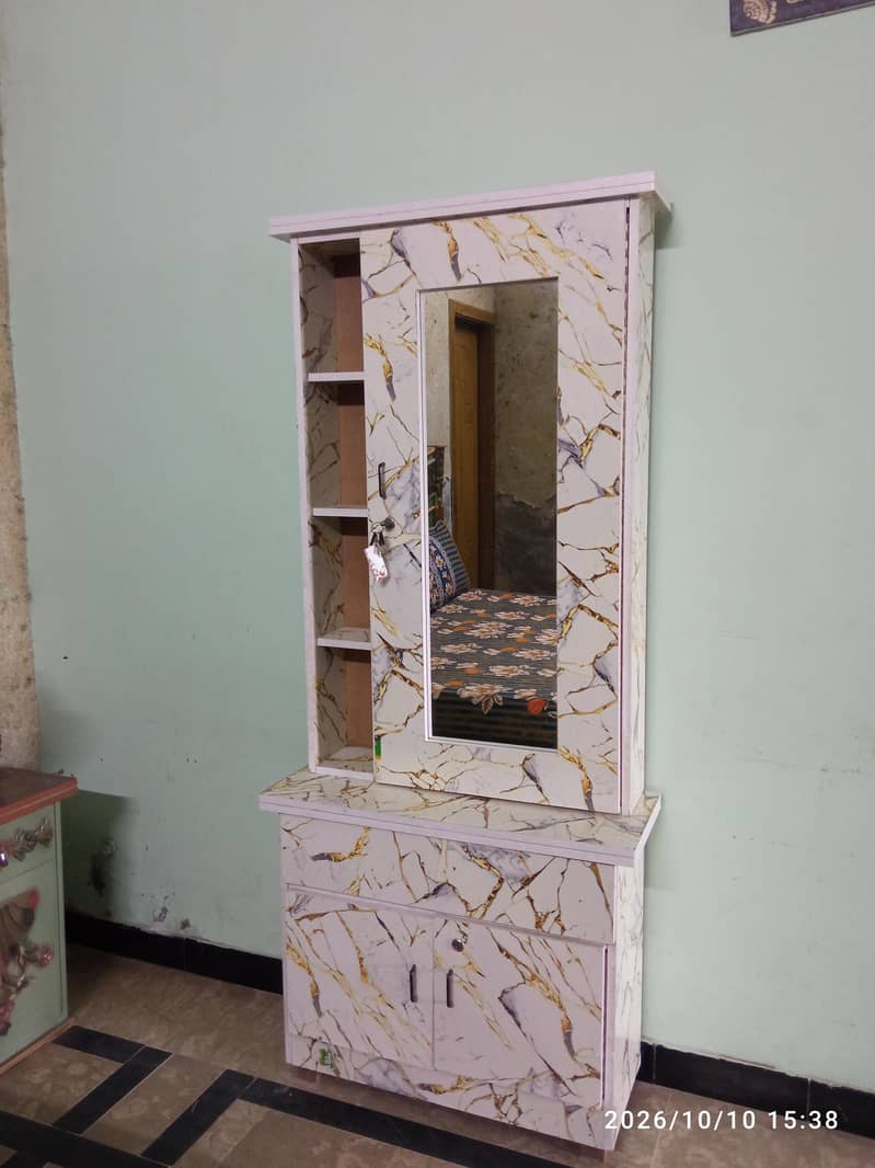 mini dressing table 5