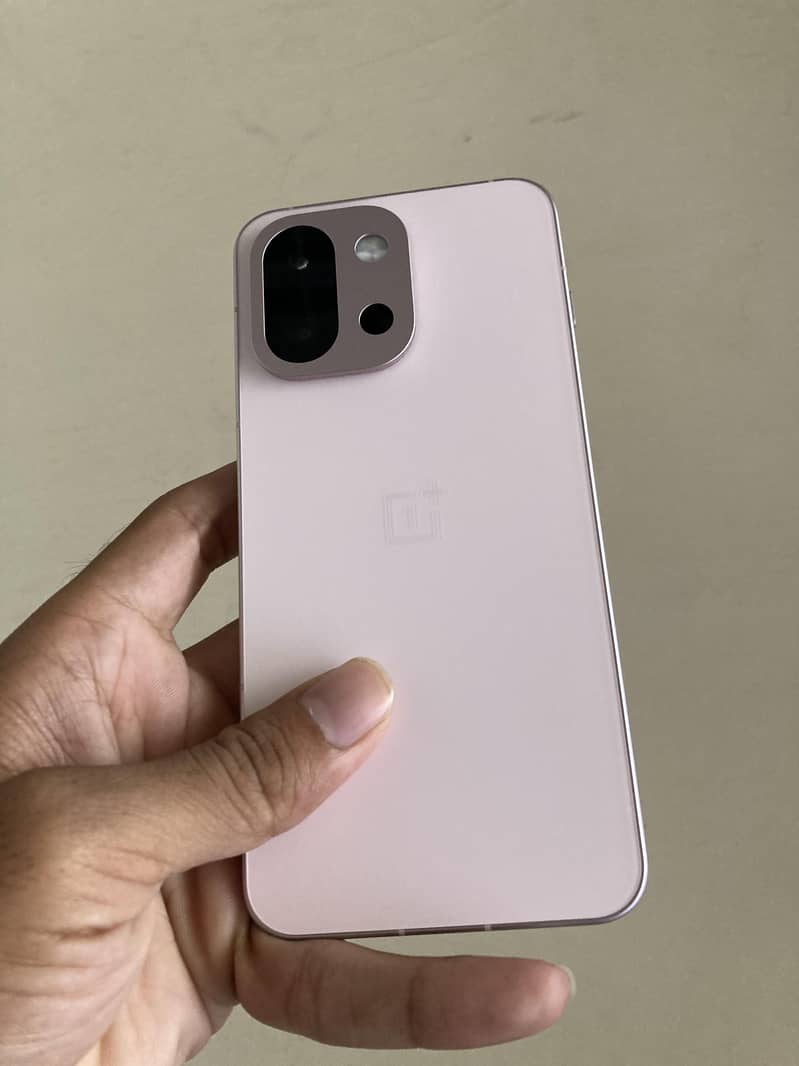 OnePlus 13T 7