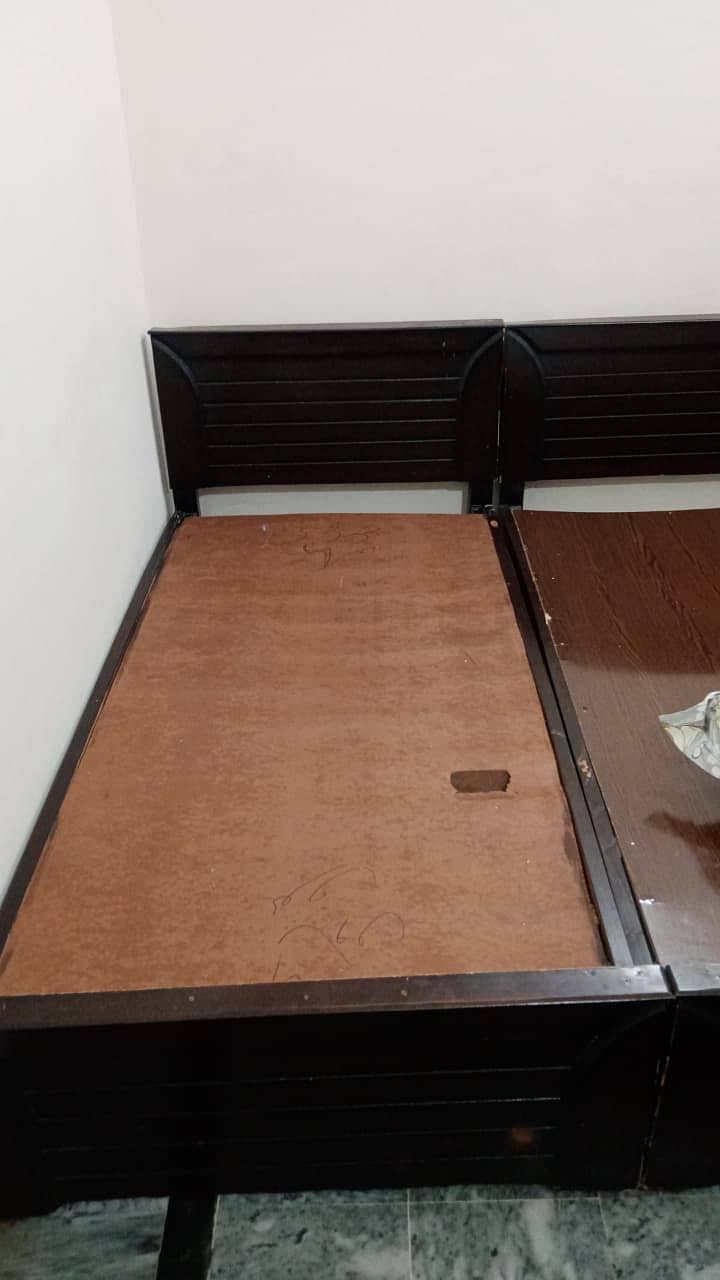 Two single beds 0