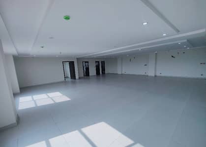 3000sqft WIDE NEAT&CLEAN FLOOR/HALL, M/F WASHROOMS, KITCHEN, PARKING IN BASEMENT FOR RENT