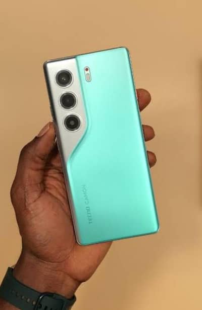 Tecno CAMON 40 Pro