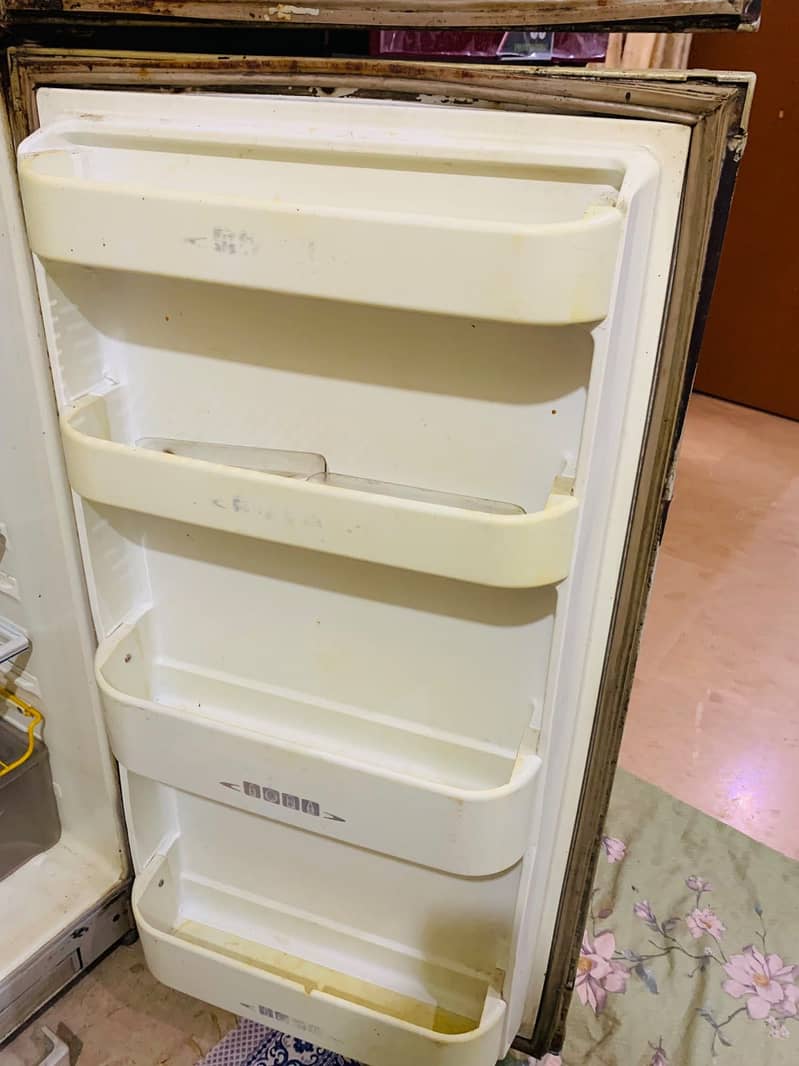 Dawlance refrigerator (old) 1