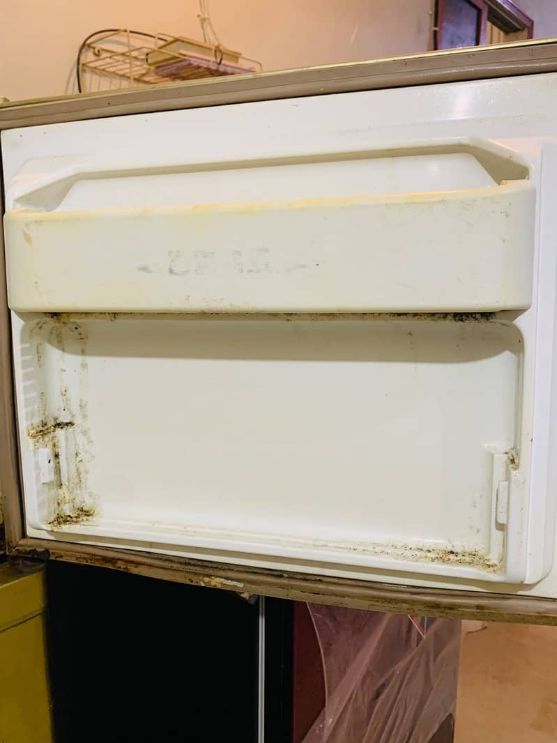 Dawlance refrigerator (old) 2