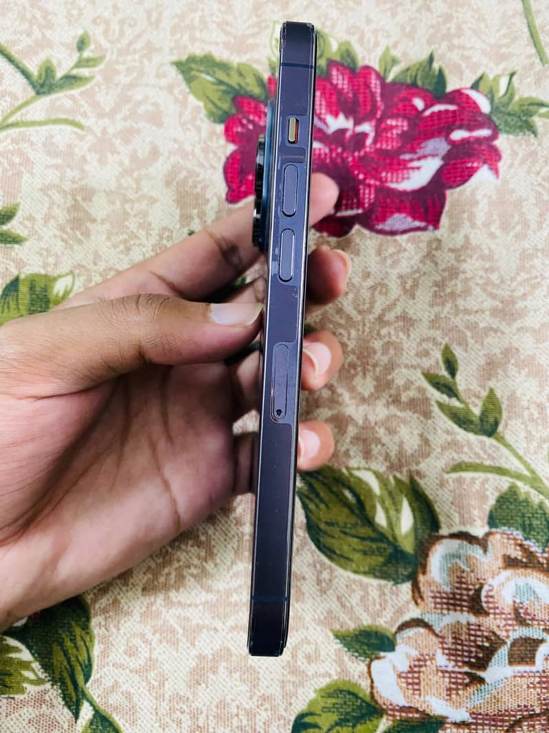 Apple iPhone 14 Pro 3