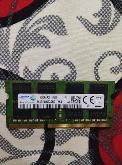 512 SSD 2.5" 8 GB RAM DDR3 AND CHROMEBOOK