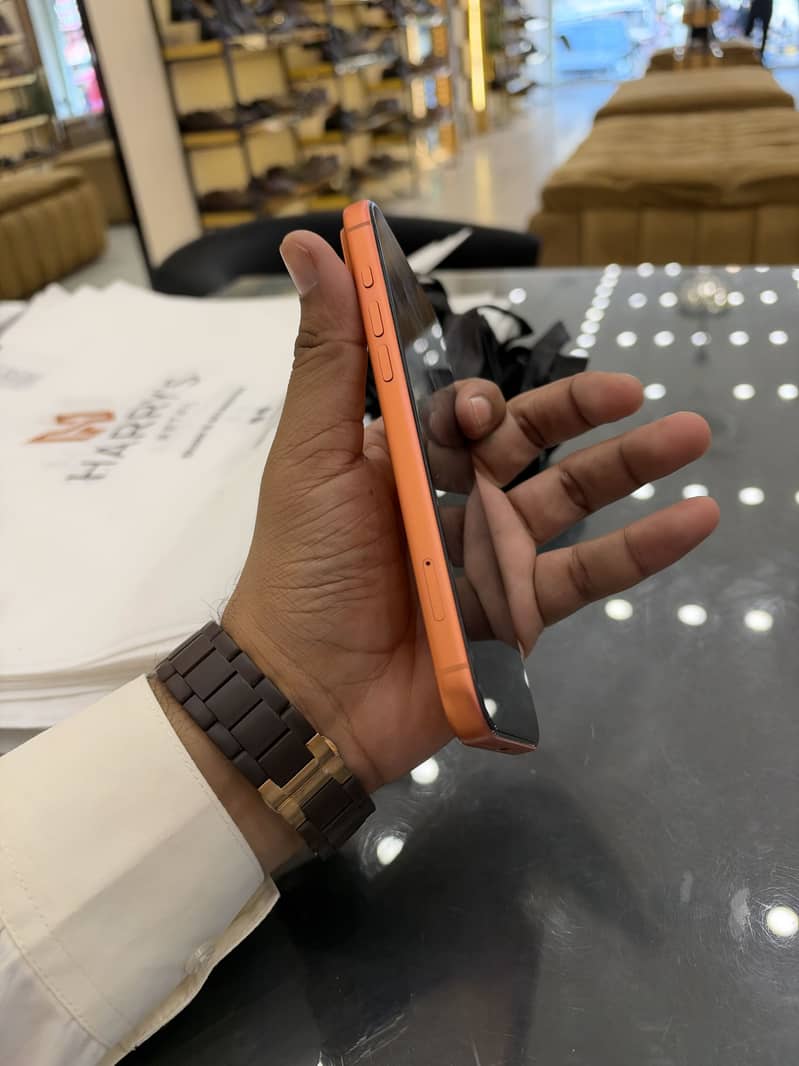 Apple iPhone 17 Pro Max 2
