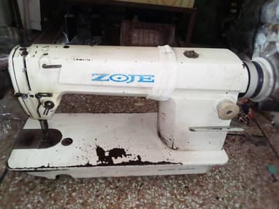 6 machine 2 saftylock   2 flat lock 1 tap cut 1 Singer