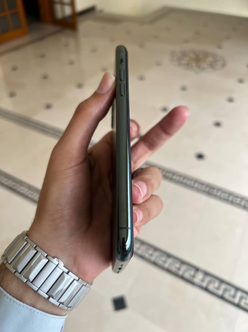 Apple iPhone 11 Pro Max 3